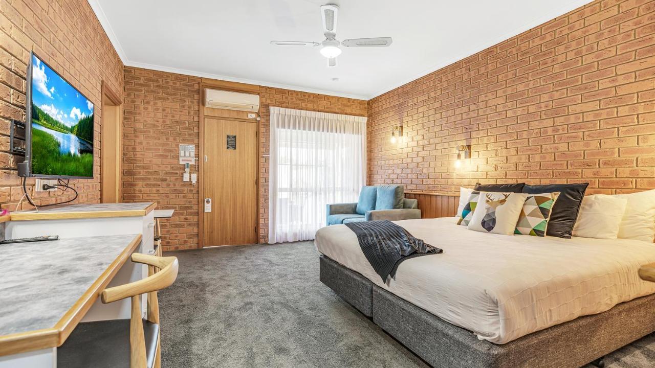 Golden River Motor Inn Моама Екстер'єр фото