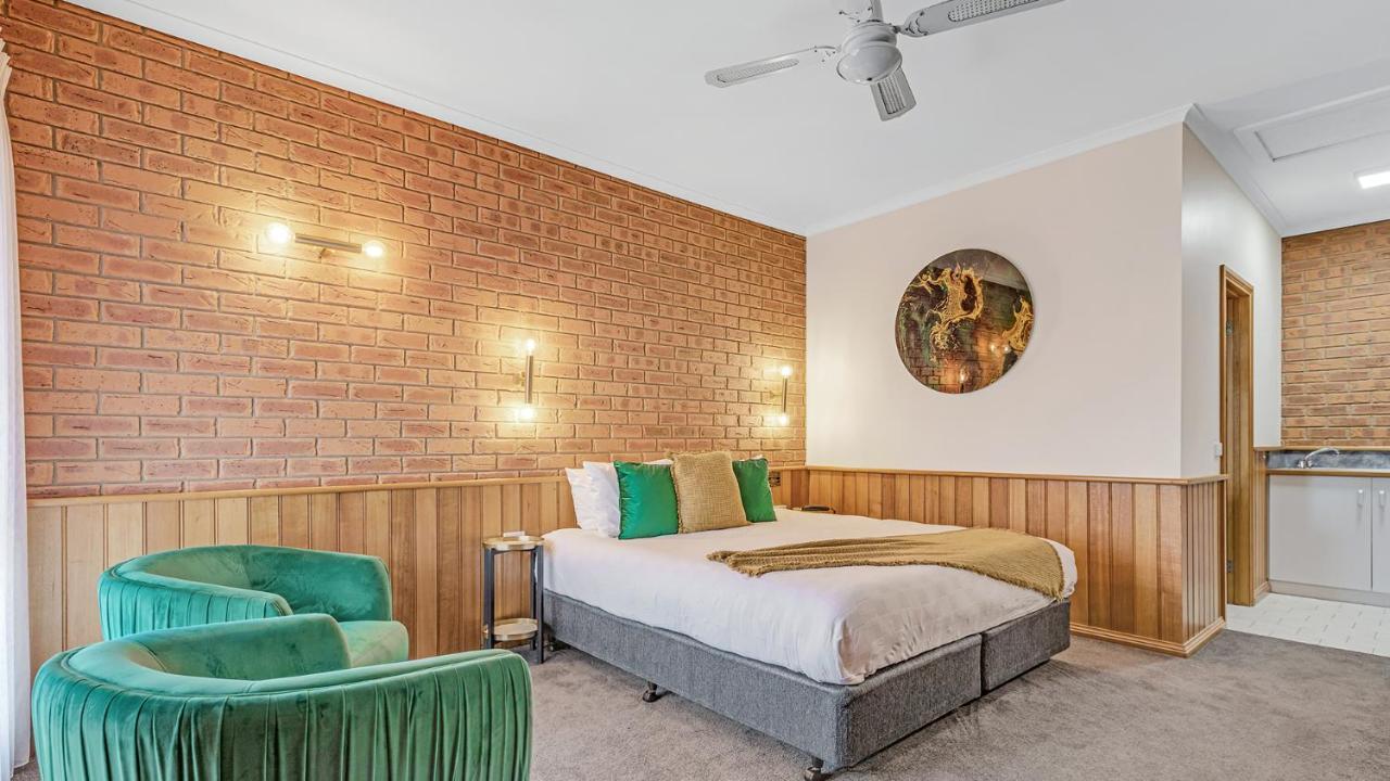 Golden River Motor Inn Моама Екстер'єр фото