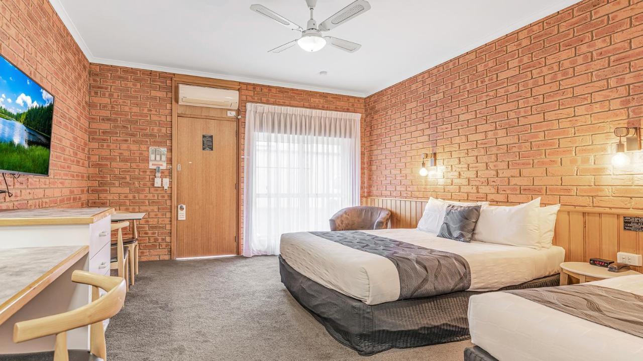 Golden River Motor Inn Моама Екстер'єр фото