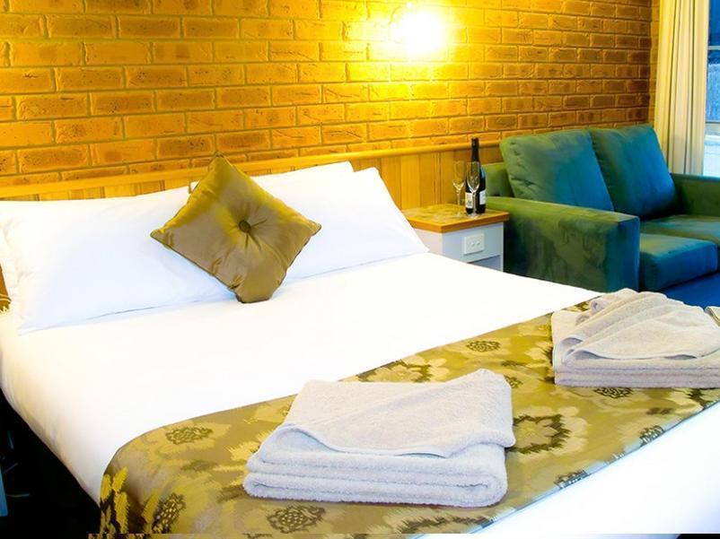 Golden River Motor Inn Моама Екстер'єр фото